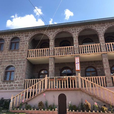 Max Hotel Gogi Alibegashvili Stepantsminda Exterior foto